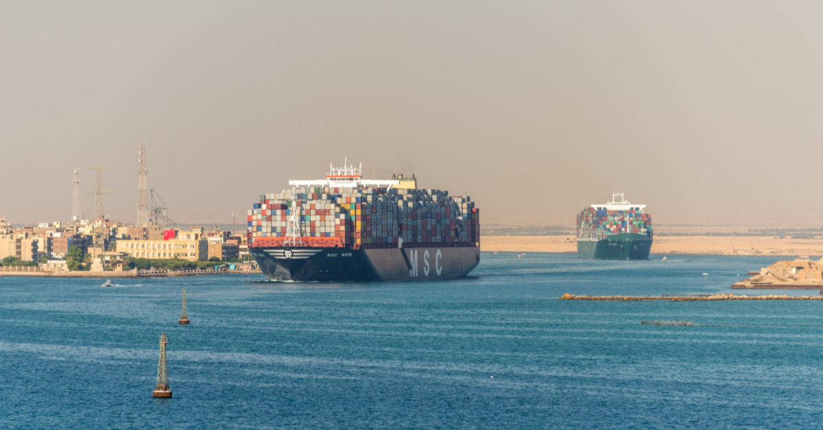Six best practices for transporting shipping containers