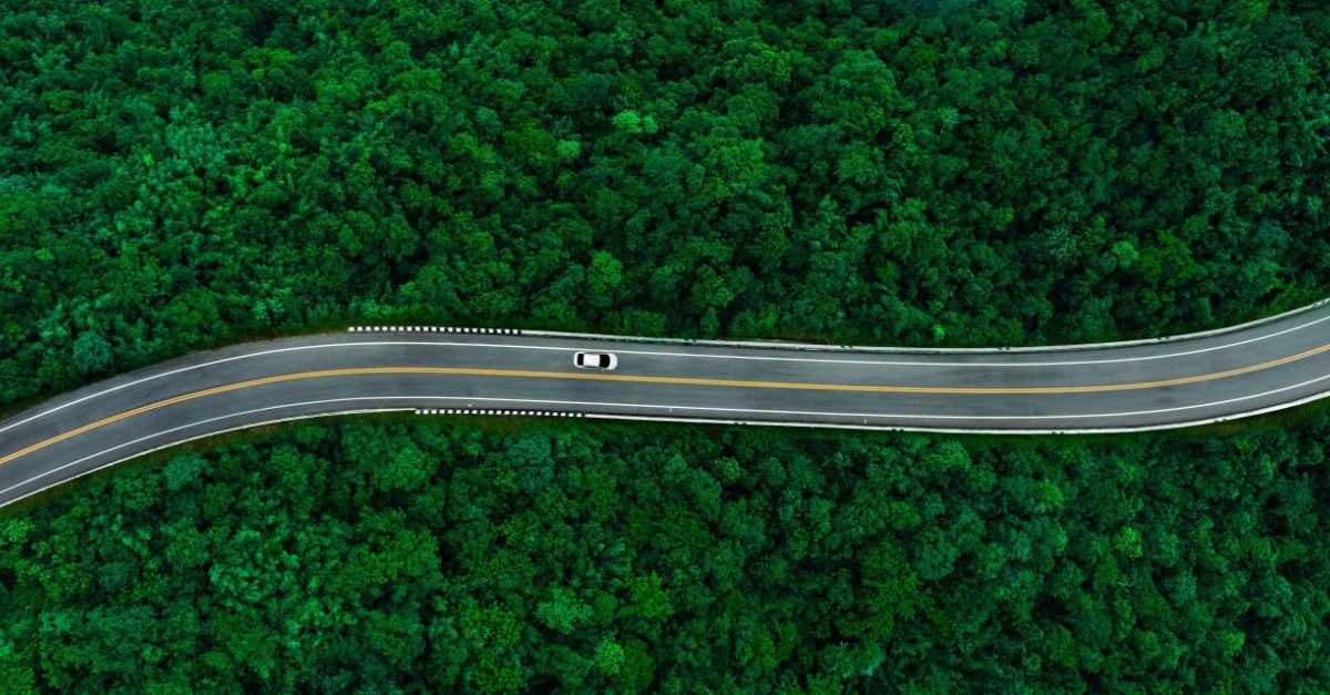 Sustainable Logistics: Reducing Emissions Without Compromising Speed