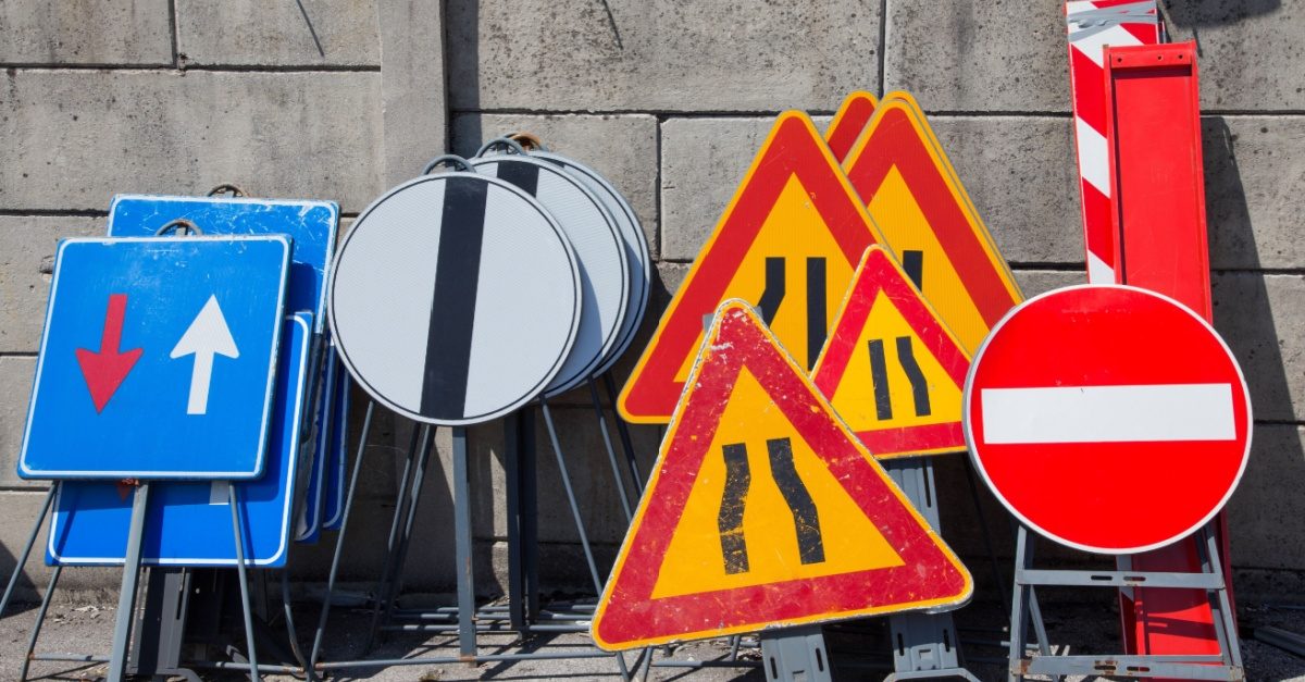 Reflective Signage Night Safety: A Must For Fleet Managers